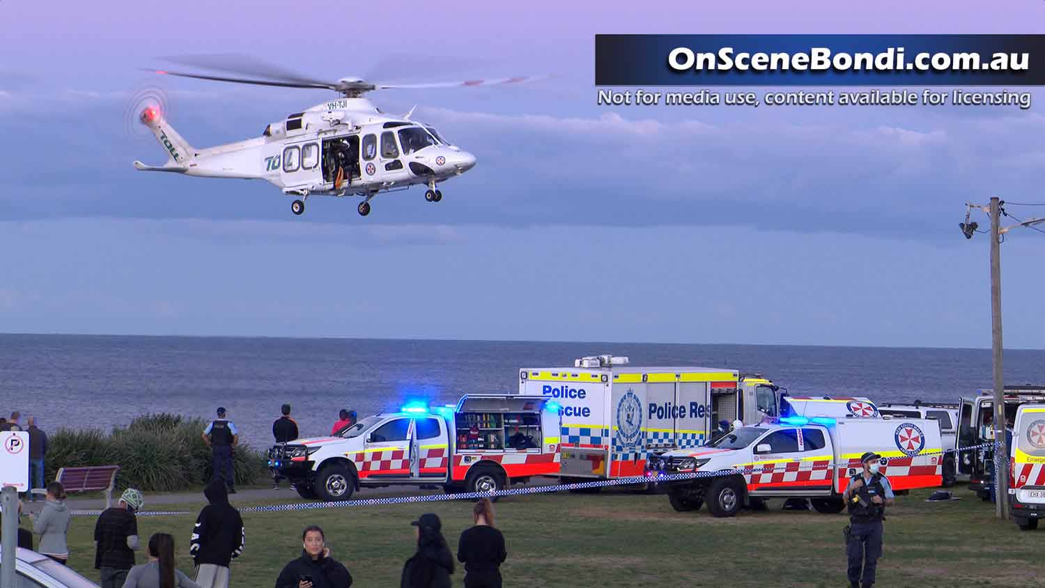 Teenager rescued after falling from rocks in Coogee