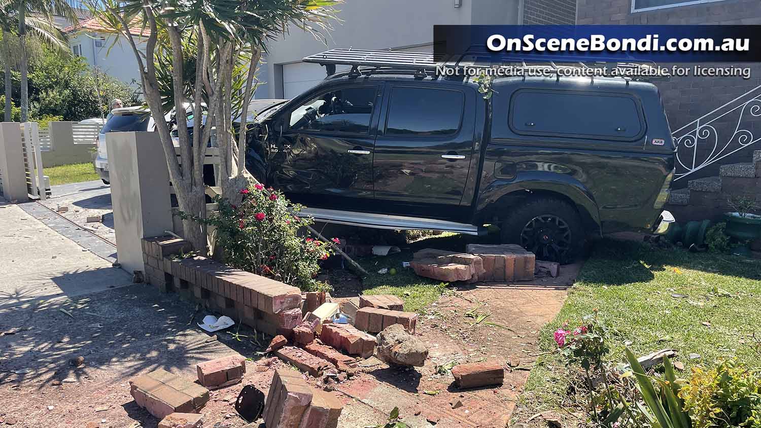 Car crashes into house in Matraville