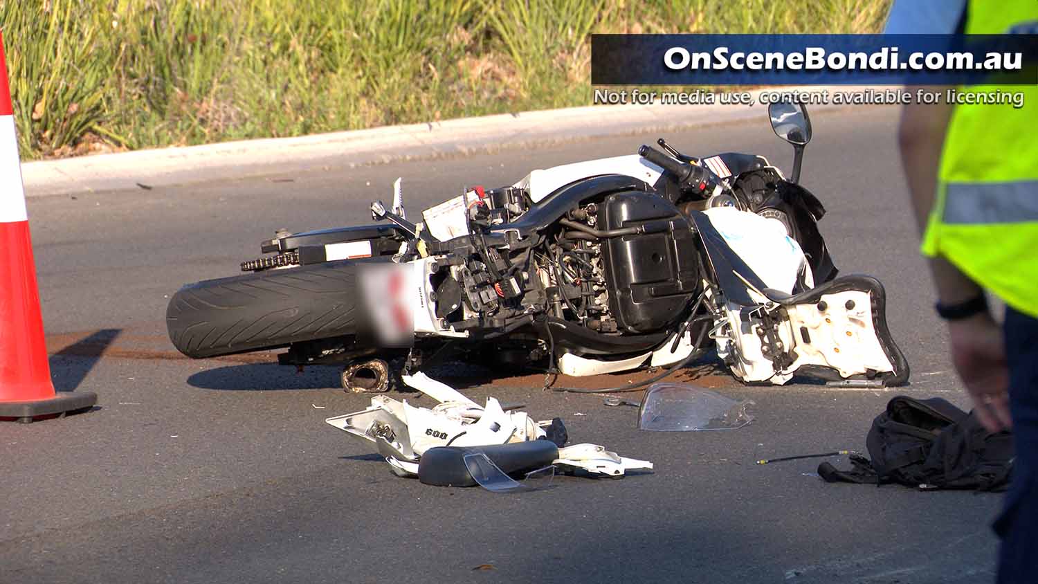 Motorcycle rider dies after bus crash in Kensington