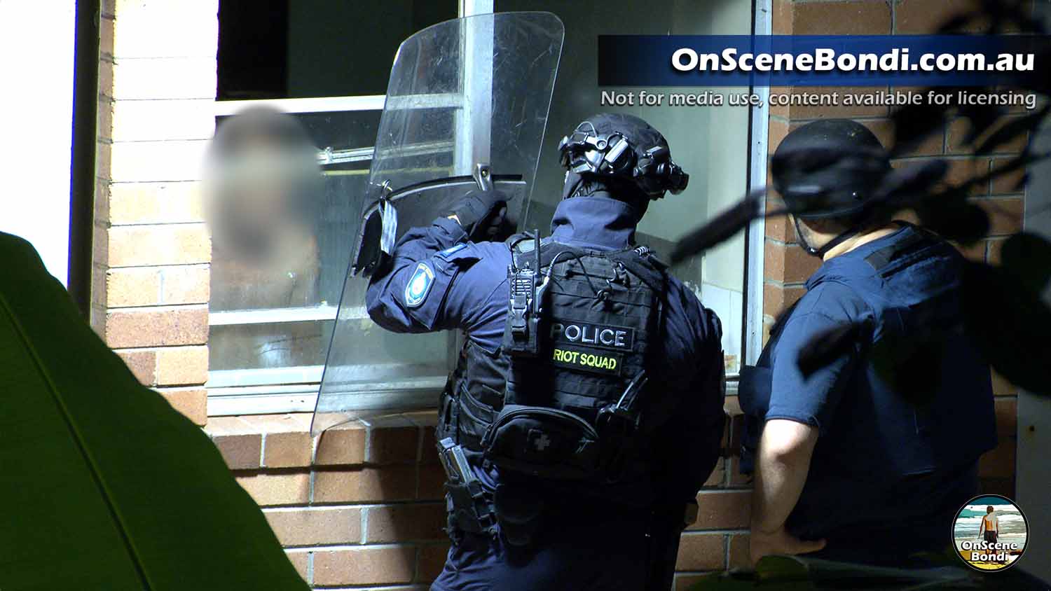 Man in custody after siege in North Bondi